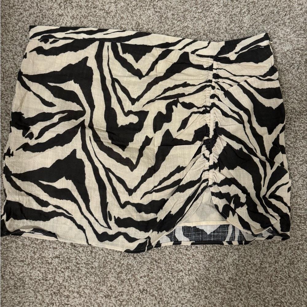 H&M Linen Animal Print Mini Skirt